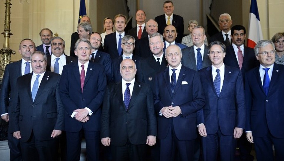 Paris'teki IŞİD'le mücadele konferansında Türkiye'yi Dışişleri Bakanı Mevlüt Çavuşoğlu temsil ediyor.