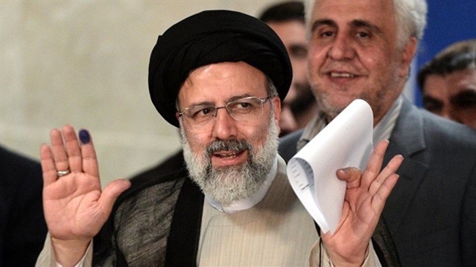 Muhafazakar aday İbrahim Reisi, Hasan Ruhani'nin en büyük rakibi olarak gösteriliyordu.