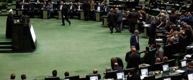iran parlamento 121118.jpg