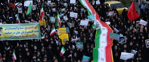 iran gösteri040118.jpg