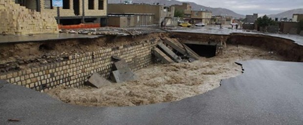 iran-sel-yağmur301015.jpg