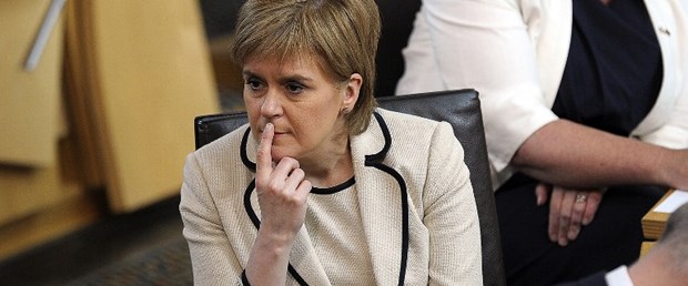 iskoçya nicola sturgeon290616.jpg