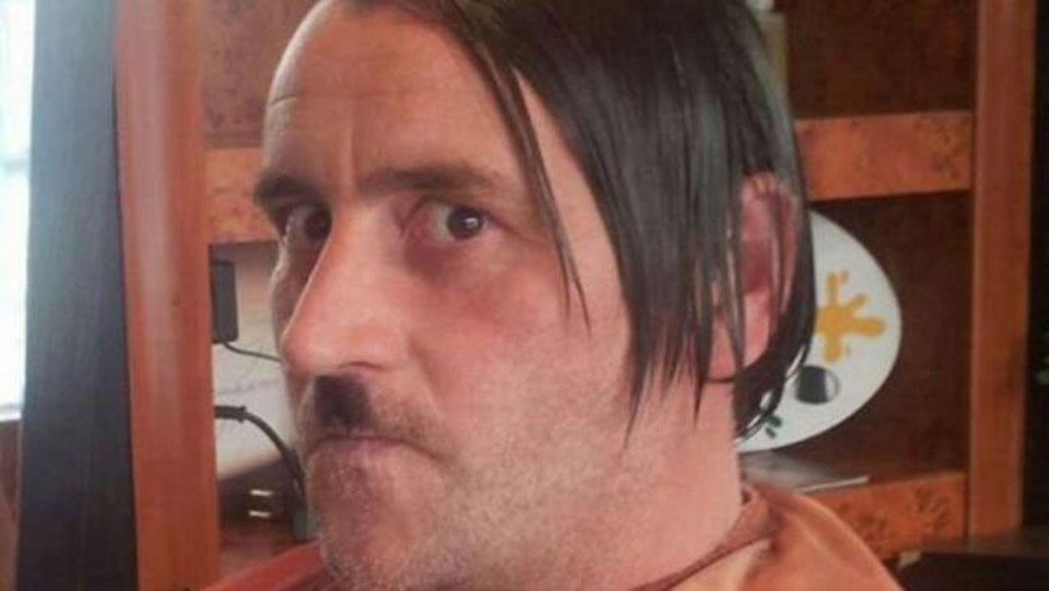 Lutz Bachmann'ın paylaştığı, Hitler kılığına girdiği fotoğraf