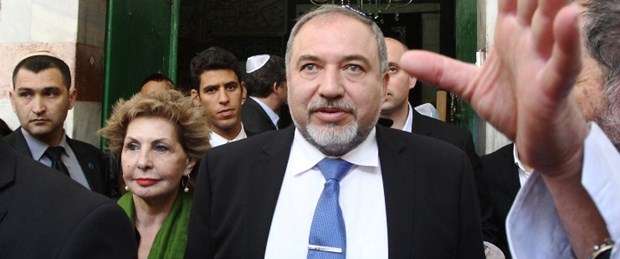 israil-lieberman-istifa040515.jpg