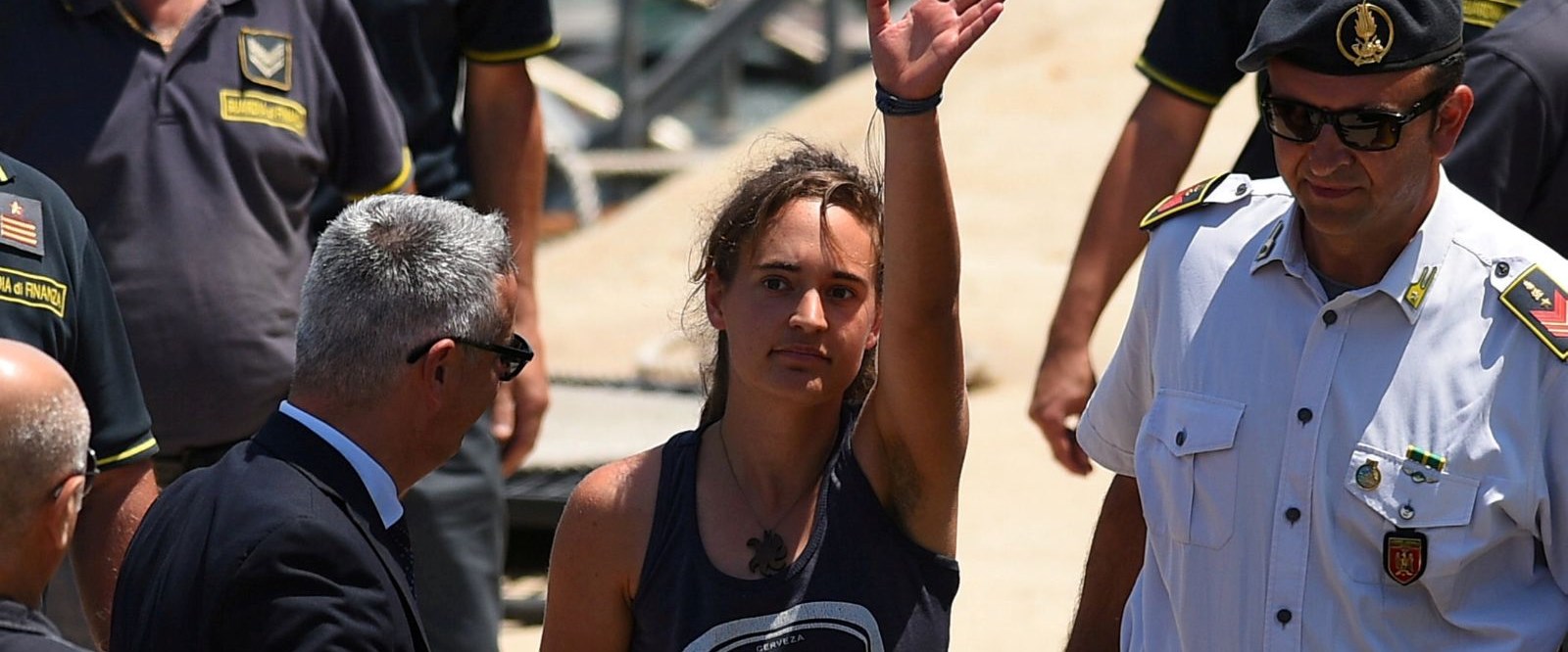 KaÃ§ak gÃ¶Ã§menleri kurtaran Alman gemi kaptanÄ± serbest kaldÄ± ile ilgili gÃ¶rsel sonucu