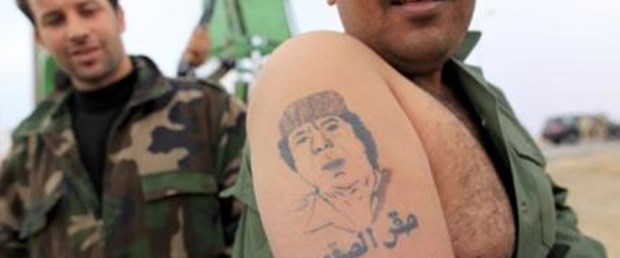 Kaddafi Bingazi yolunda