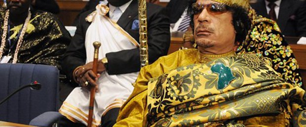 Kaddafi ile çalışan herkese siyasi tecrit