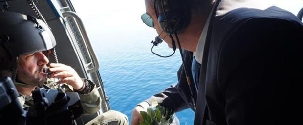 panos kammenos yunan bakan kardak çelenk020217.jpg