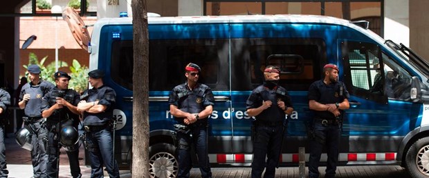 katalan polis denetim ispanya madrid250917.jpg