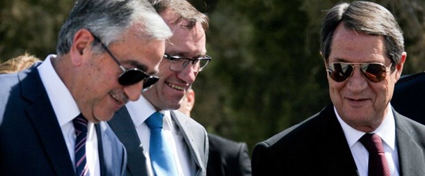 kıbrıs akıncı anastasiadis davos140116.jpg