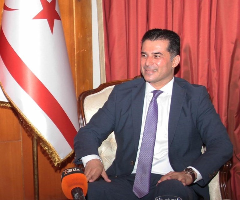 Kuzey Kıbrıs Türk Cumhuriyeti azınlık hükümeti Başbakanı Hüseyin Özgürgün