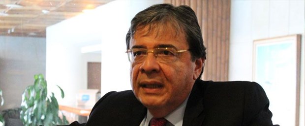 Carlos Holmes Trujillo.jpg