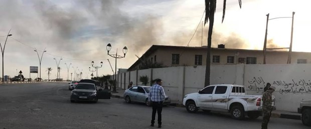 libya çatışma mitiga havalalanı150118.jpg