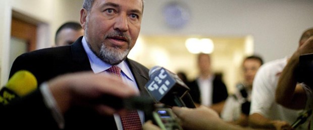 Lieberman 'özür'de Clinton'ı örnek alacak