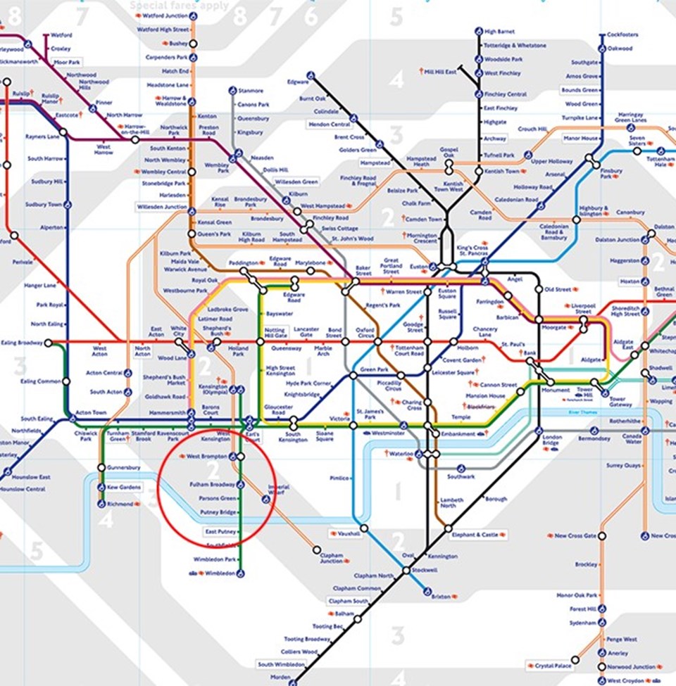 Parsons Green istasyonu, Fulham Broadway semti yakınlarında Londra'nın güney batısında yer alıyor.