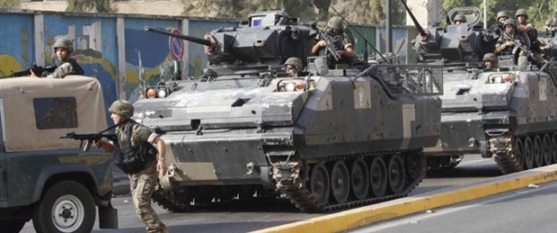 Lübnan'da ordu 'tank'la uyardı