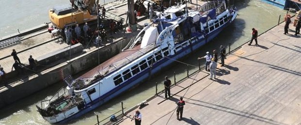macaristan tuna nehri tekne110619.jpg