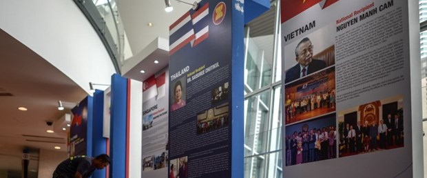 asean-zirve-obama-malezya171115.jpg
