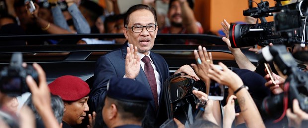 2018-05-16T034231Z_1458171262_RC1419C4DC30_RTRMADP_3_MALAYSIA-POLITICS-ANWAR.JPG
