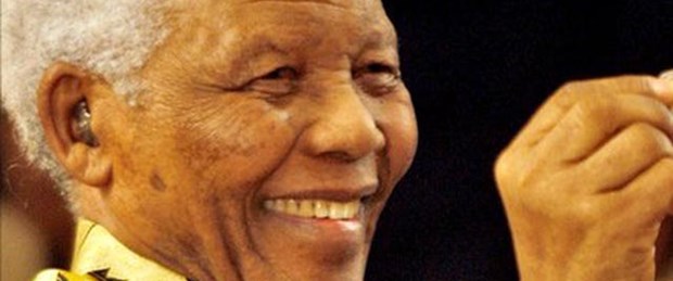 Mandela hastaneye kaldırıldı