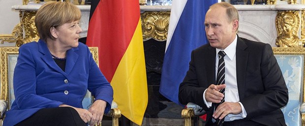 merkel putin.jpg