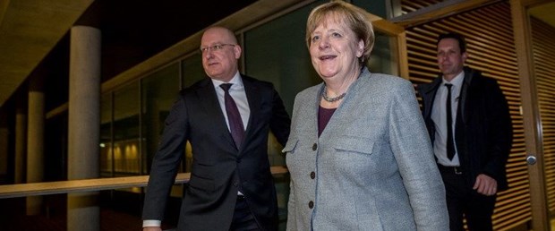 merkel schulz almanya koalisyon030118.jpg