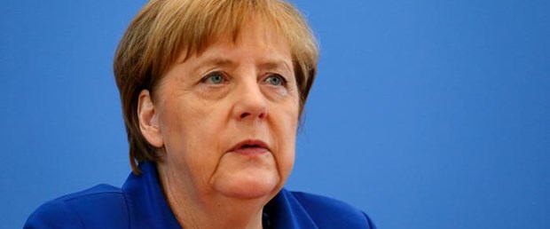 merkel seçim eyalet yenilgi050916.jpg