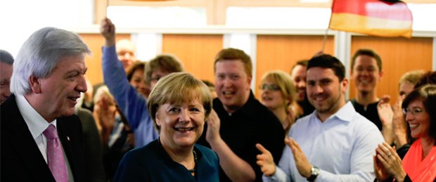 Merkel’den muhalefete yeşil ışık