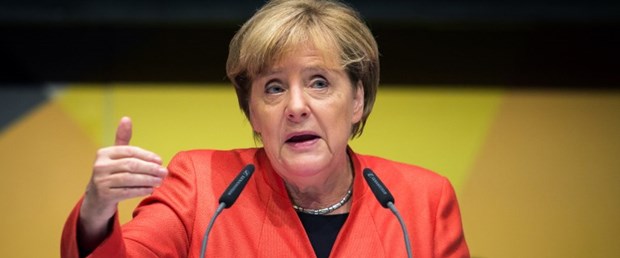 merkel almanya silah ambargosu nato120917.jpg