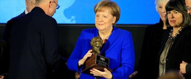 merkel2.jpg