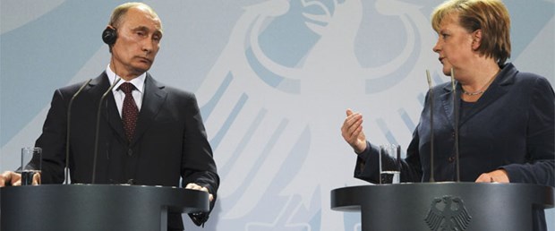 Merkel teflon, Sarkozy çıplak imparator...