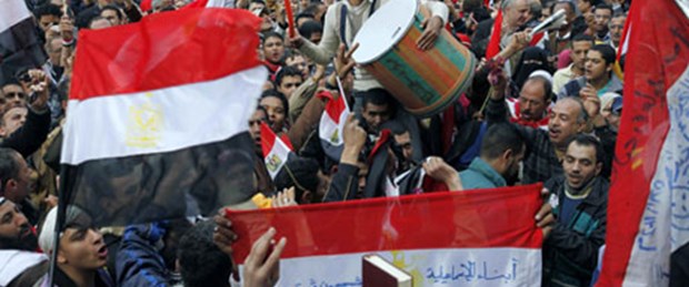Mısırlılar Tahrir’e dönüyor
