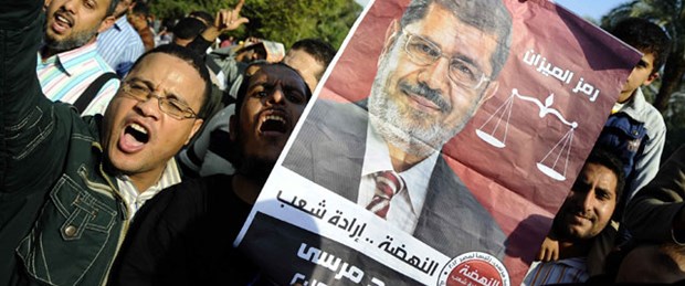 Mursi referandum için tarih verdi