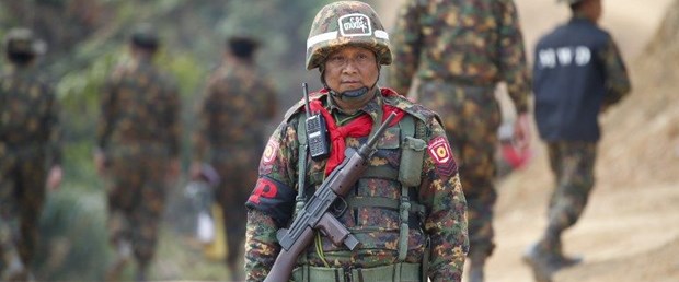 myanmar ordu arakan müslüman120318.jpg