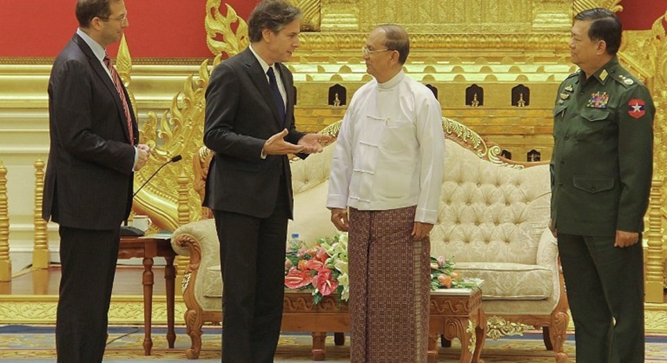 ABD Dışişleri Bakan yardımcısı Antony Blinken, Myanmar Devlet Başkanı Thein Sein'le görüştü. Blinken, doğum kontrol yasasını eleştirdi.
