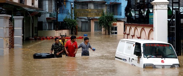 nepal yağmur