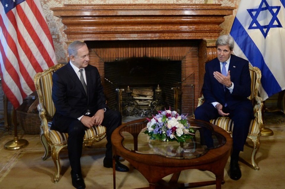 İsrail Başbakanı Binyamin Netanyahu, Roma'da ABD Dışişleri Bakanı John Kerry ile bir araya geldi.