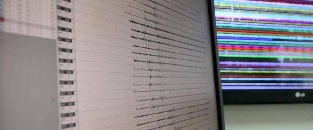 endonezya deprem tsunami050818.jpg