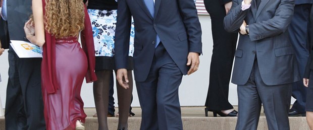 Obama nereye bakıyor?