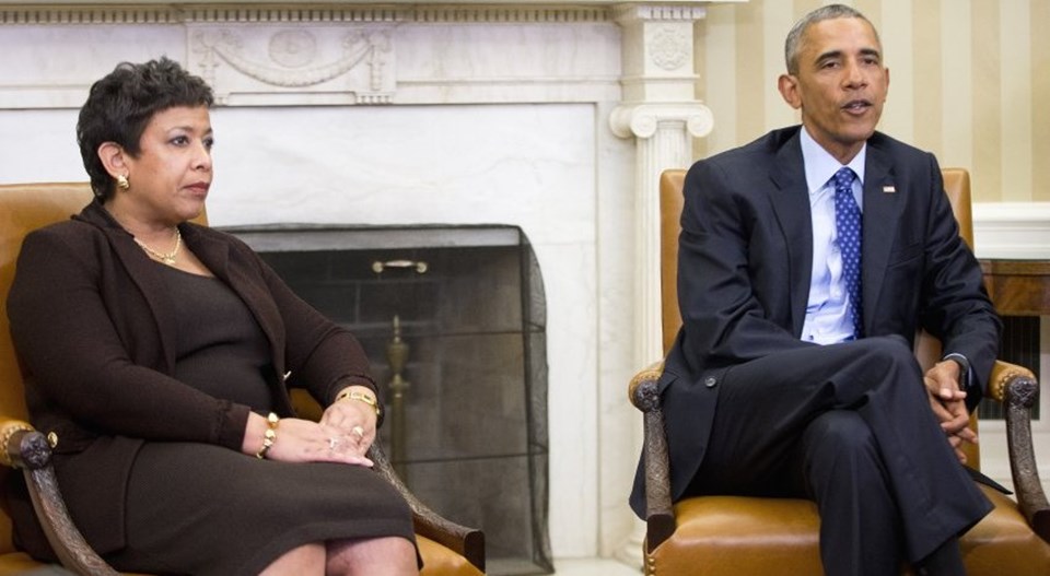 Obama Cumhuriyetçi Parti'nin kontrolündeki Kongre'yi devre dışı bırakarak, silah satışını zorlaştıracak kararlara imza attı.