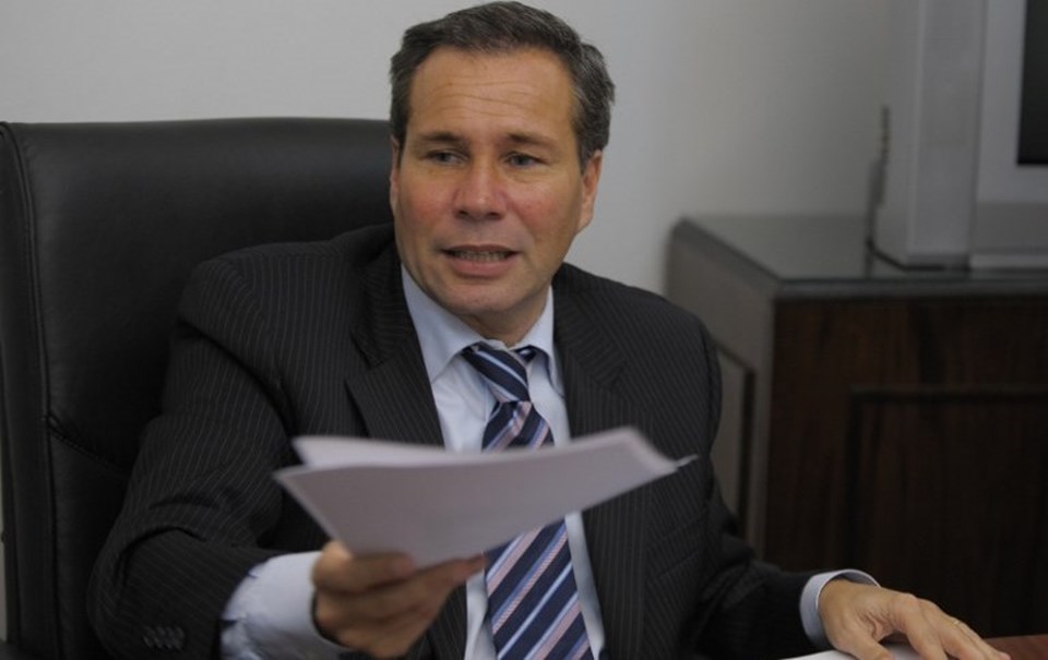 Nisman'nın çöp kutusunda Devlet Başkanı Kirchner hakkında tutuklama kararı taslağı çıktı.