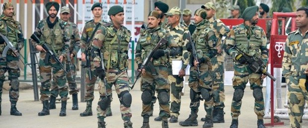 pakistan hindistan sınır taciz ateş040319.jpg