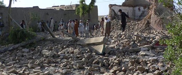 Pakistan'da bomba patladı: 12 çocuk öldü