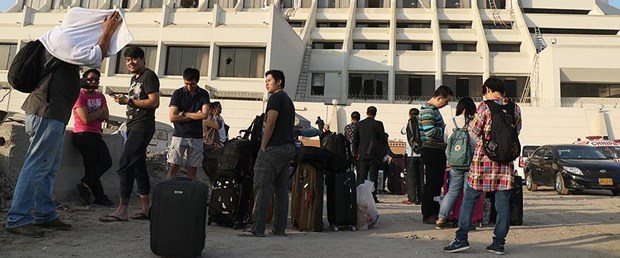 pakistan otel yangını.jpg