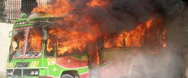 Pakistan'da otobüse pusu: 18 ölü