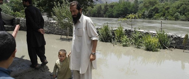 pakistan sel fırtına180419.jpg
