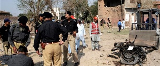 Pakistan'da yine saldırı: 11 ölü
