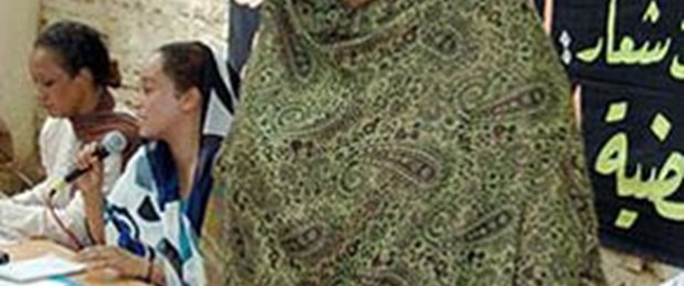 Pantolon giyen kadına kırbaç değil para cezası