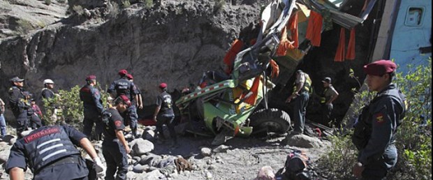 peru-kamyon-kaza090615.jpg