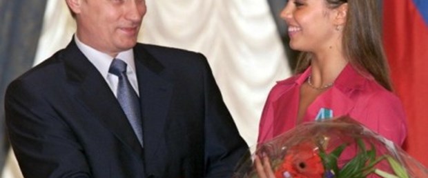 'Putin için soyunun'